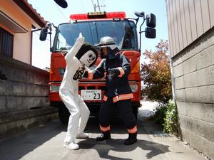 緊急車両侵入不可写真