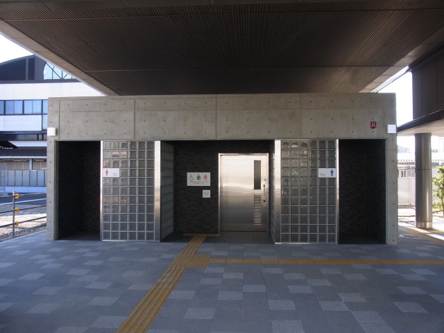 東口駅前広場トイレ