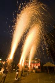 天満天神祭　手筒花火の写真