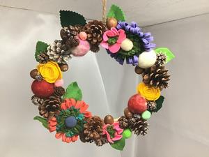 親子教室「木の実とフェルトのリース」