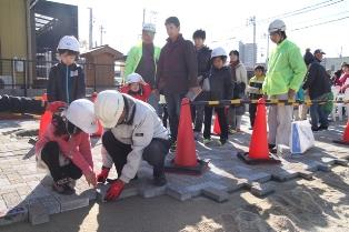 描いたブロックは職人さんに