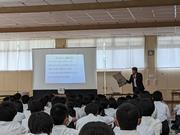 写真：中学生向けキャリア教育支援事業「地元で働くって？」＠竜南中学校（令和5年度）2