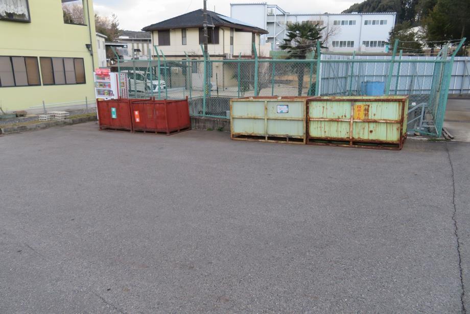 写真：無塵君　滝町の回収ボックス