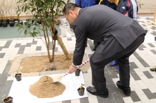 写真：記念植樹2
