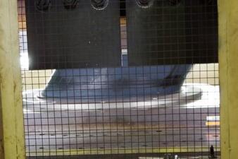 写真：免震装置3