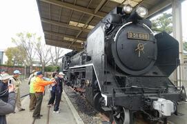 写真：南部地域の岡崎百景を中心に巡る景観ツアーの様子1