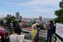 写真：中心市街地の岡崎百景を中心に巡る景観ツアーの様子1