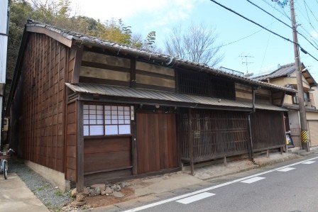 写真:旧平岡家住宅(銭屋)