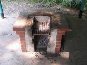 写真：バーベキュー炉