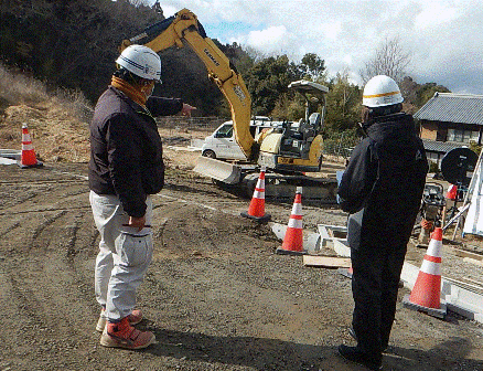 写真：現場で立ち合う様子