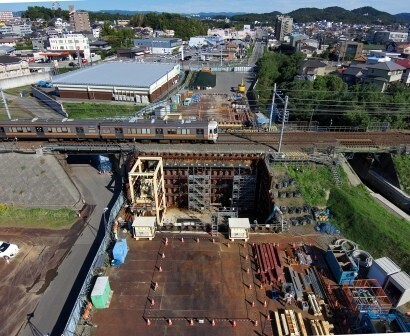 写真：東から西