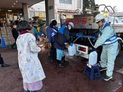 写真：給水活動の様子4