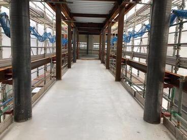 写真：デッキコンクリート打設の様子