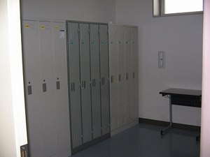 写真：男子ロッカー室2