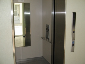 写真：エレベーター