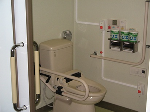 写真：障害者用トイレ