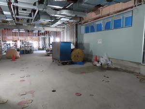 写真：工事中の給食センターの内装（令和6年3月）2