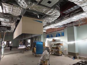 写真：工事中の給食センターの内装（令和6年4月）1