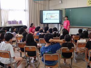 写真：矢作南小学校（3・4年生）での熱中症対策講座の様子