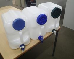 写真：手洗いタンク