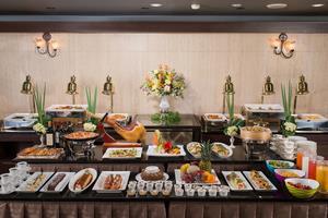 写真：ディナーブッフェ