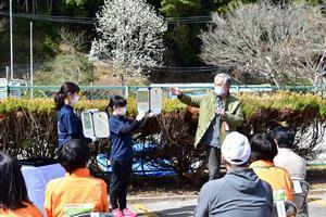 写真：認定証のお披露目