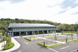 写真：新火葬場　外観2