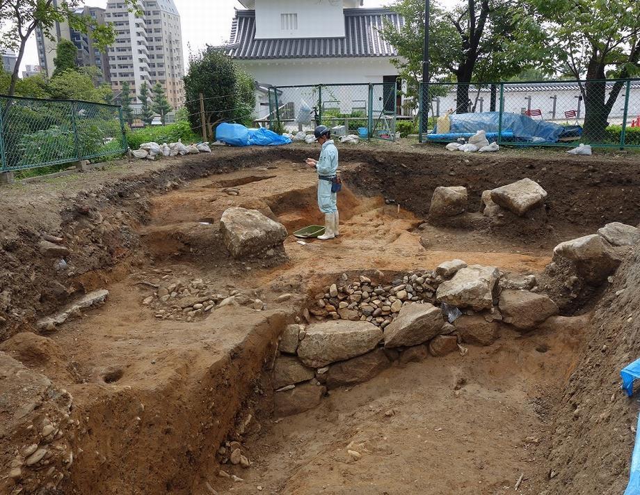 写真：東曲輪発掘調査