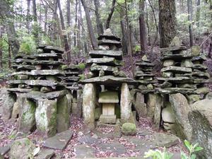 写真：切越八面塔