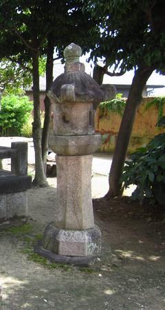 写真：諏訪神社石灯籠