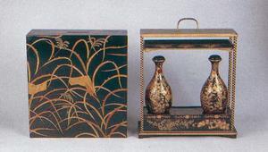 写真：秋草文平蒔絵提箱