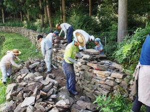 写真：万足平の猪垣2