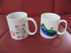 写真：制作見本　クレヨンカップ・ペンカップ