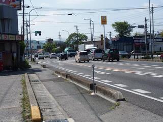 写真：ほたる橋過ぎを左折