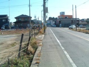 写真：都市計画道路羽根町線　整備前