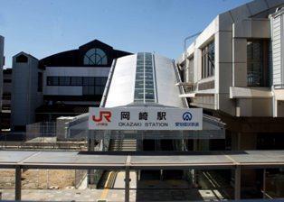 写真：エスカレータ付階段が完成しました