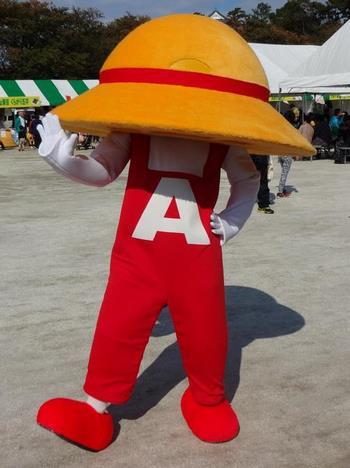 写真：岡崎市農林産物ブランド化推進マスコットキャラクターのオカボー