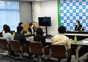 写真：若手・中堅職員との意見交換会1