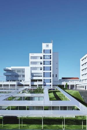 写真：愛知産業大学の外観