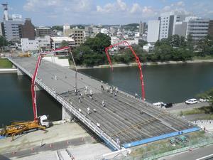 写真：コンクリート打設状況1次打設5