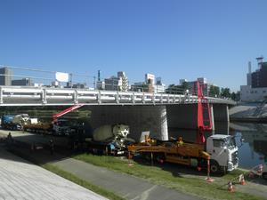 写真：コンクリート打設状況1次打設1