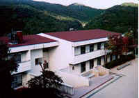 写真：教育研究所外観