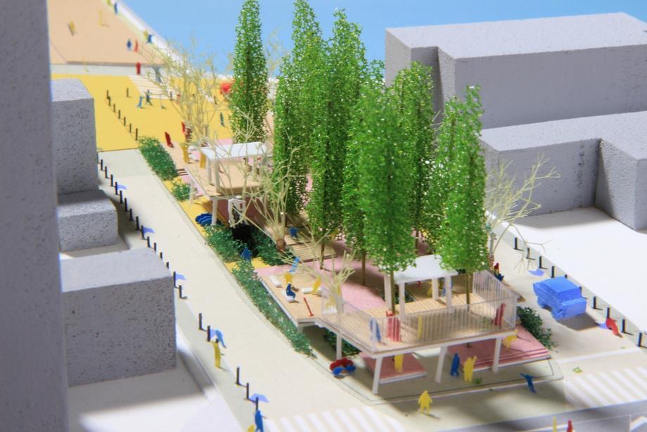 写真：国道1号からB4ブロックを見る