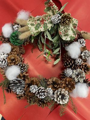 写真：松ぼっくりリース1