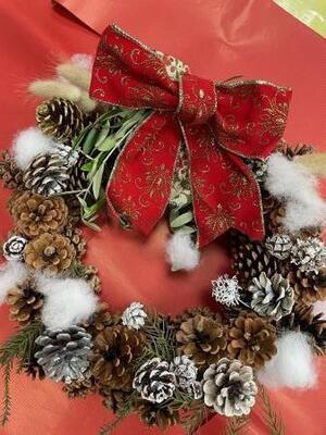 写真：松ぼっくりリース2