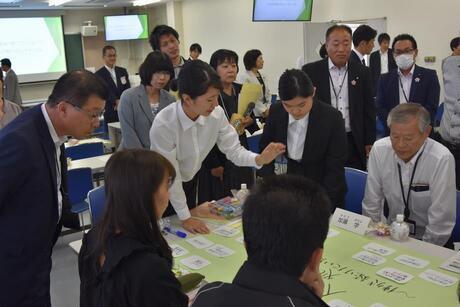 写真：グループワーク