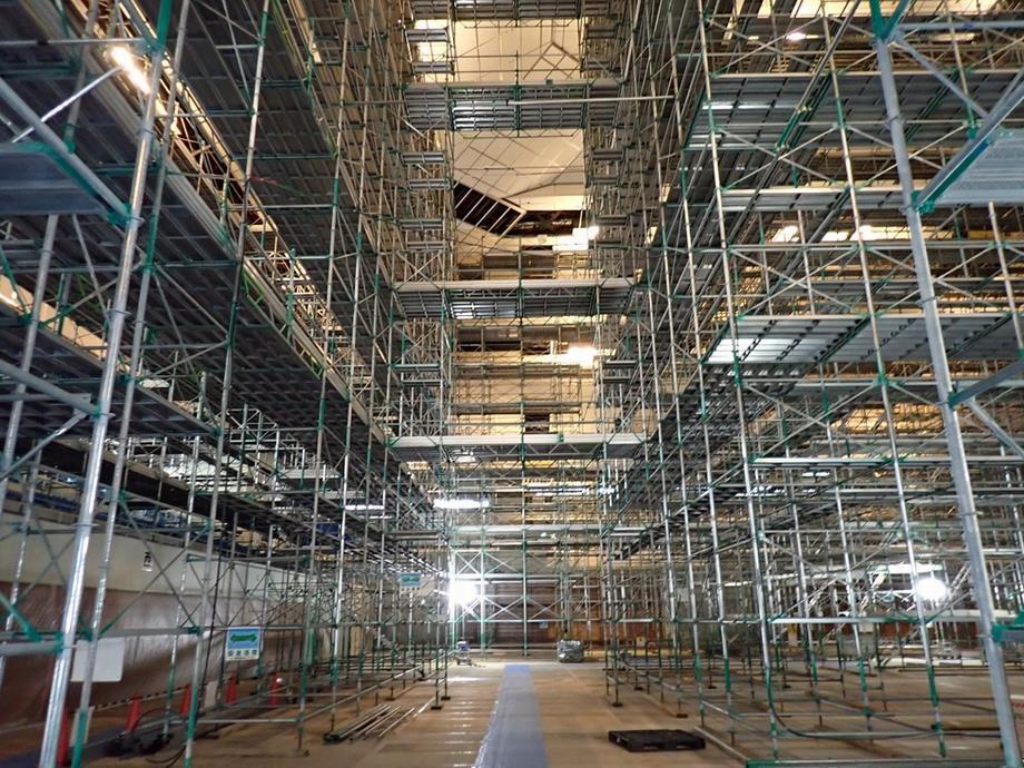 写真：体育館足場