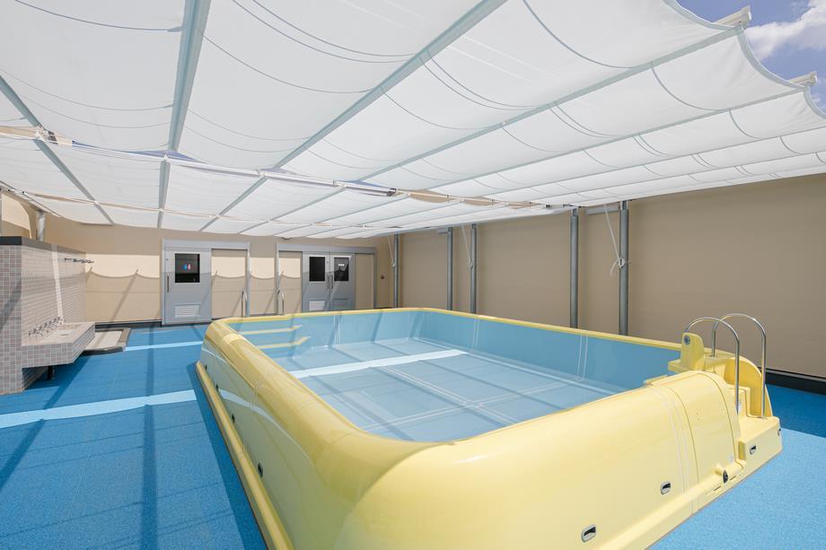 写真：新園舎　プール