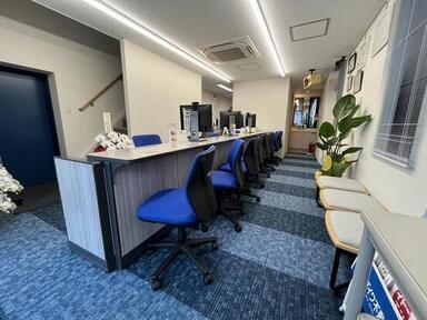 写真：株式会社ダイワ不動産　社内のようす