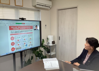写真：よつば労務管理事務所　ミーティングのようす